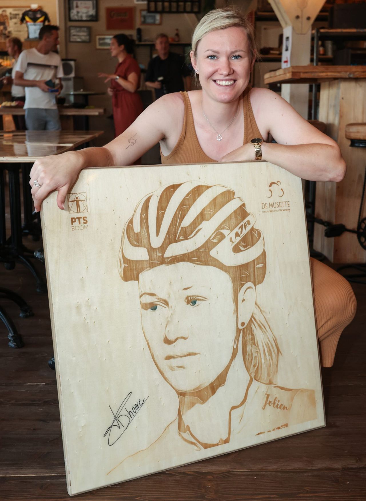 Jolien D'Hoore met wielericoontafel