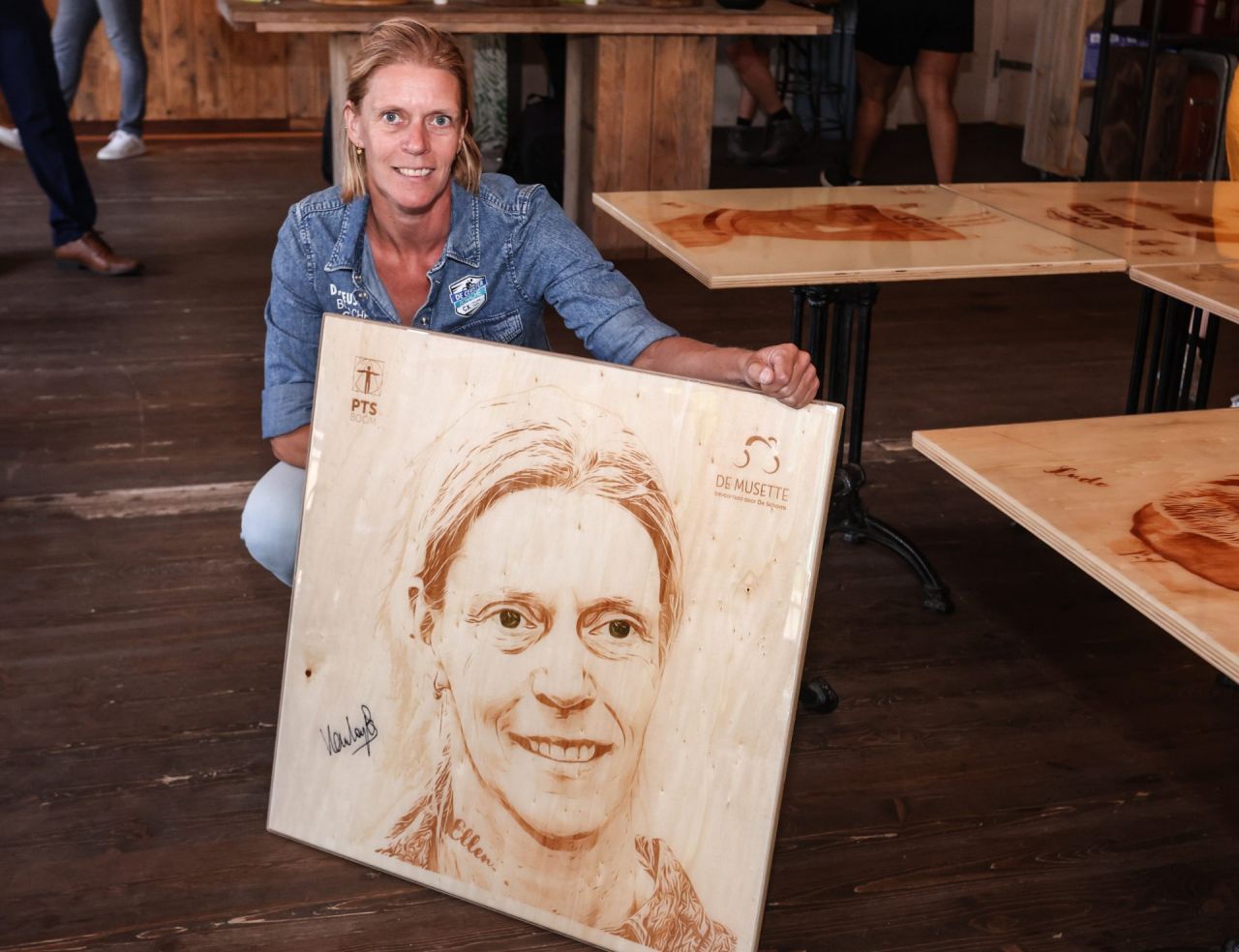 Ellen Van Loy met wielericoontafel
