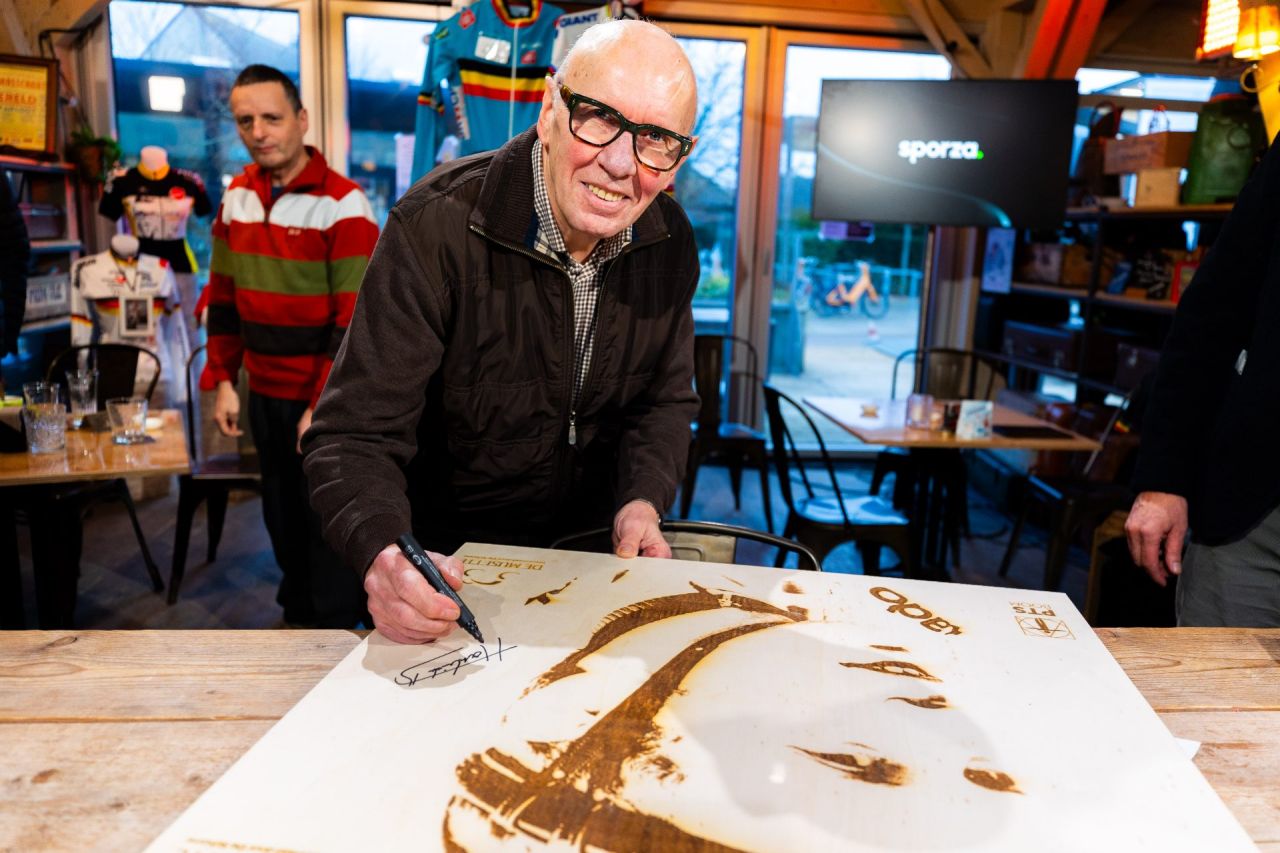 Rik Van Linden met wielericoontafel